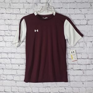 Under Armour Women's Medium Maroon Short Sleeve Soccer Jersey